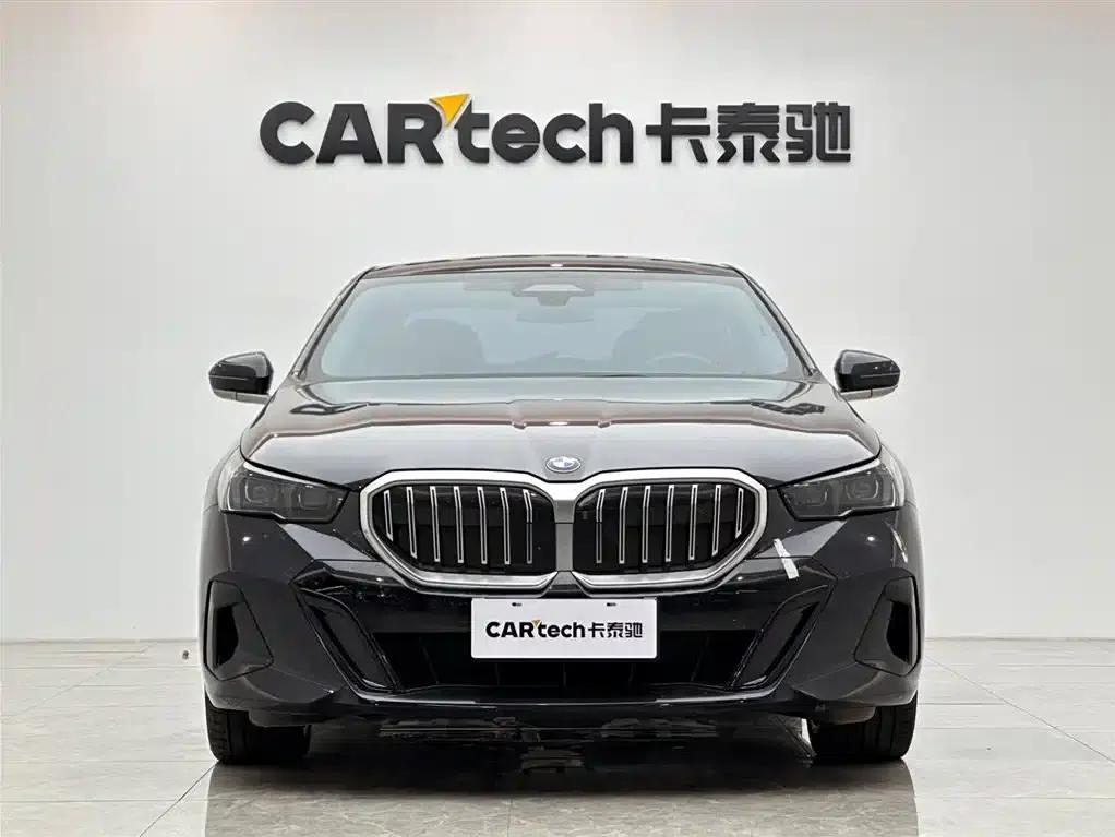 2024 BMW 5 Series 530Li Luxury M Sport Package — миниатюра 7