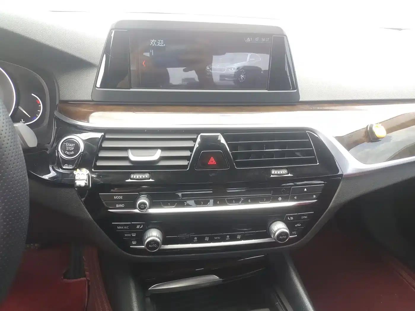 BMW 5 Series 2018 528Li Launch Special Edition — миниатюра 6