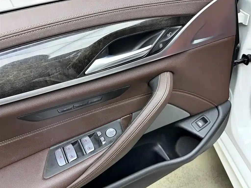 2022 BMW 5 Series Facelift 525Li M Sport Package — миниатюра 13