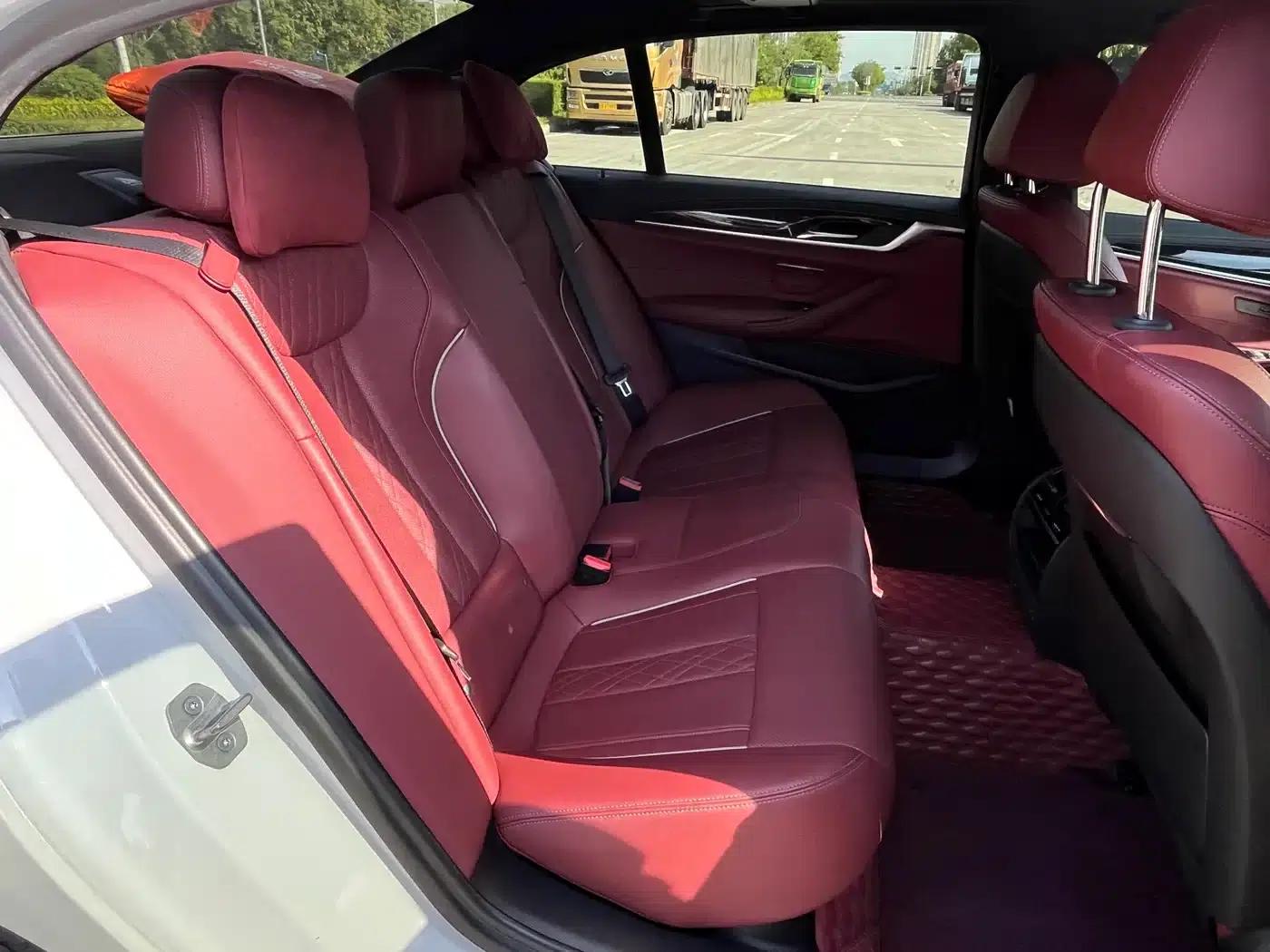 2022 BMW 5 Series 525Li M Sport Package — миниатюра 13