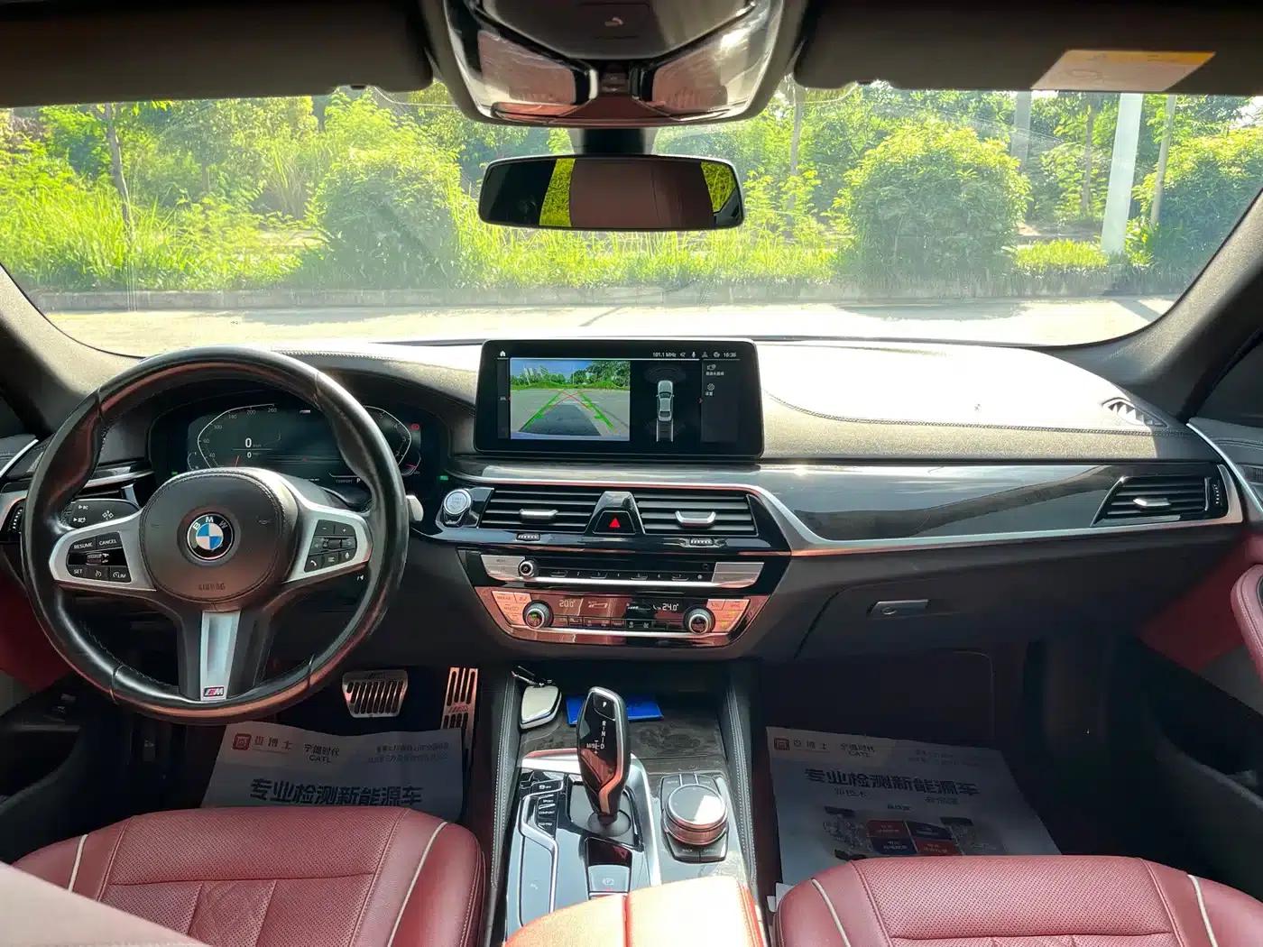 2022 BMW 5 Series 525Li M Sport Package — миниатюра 16
