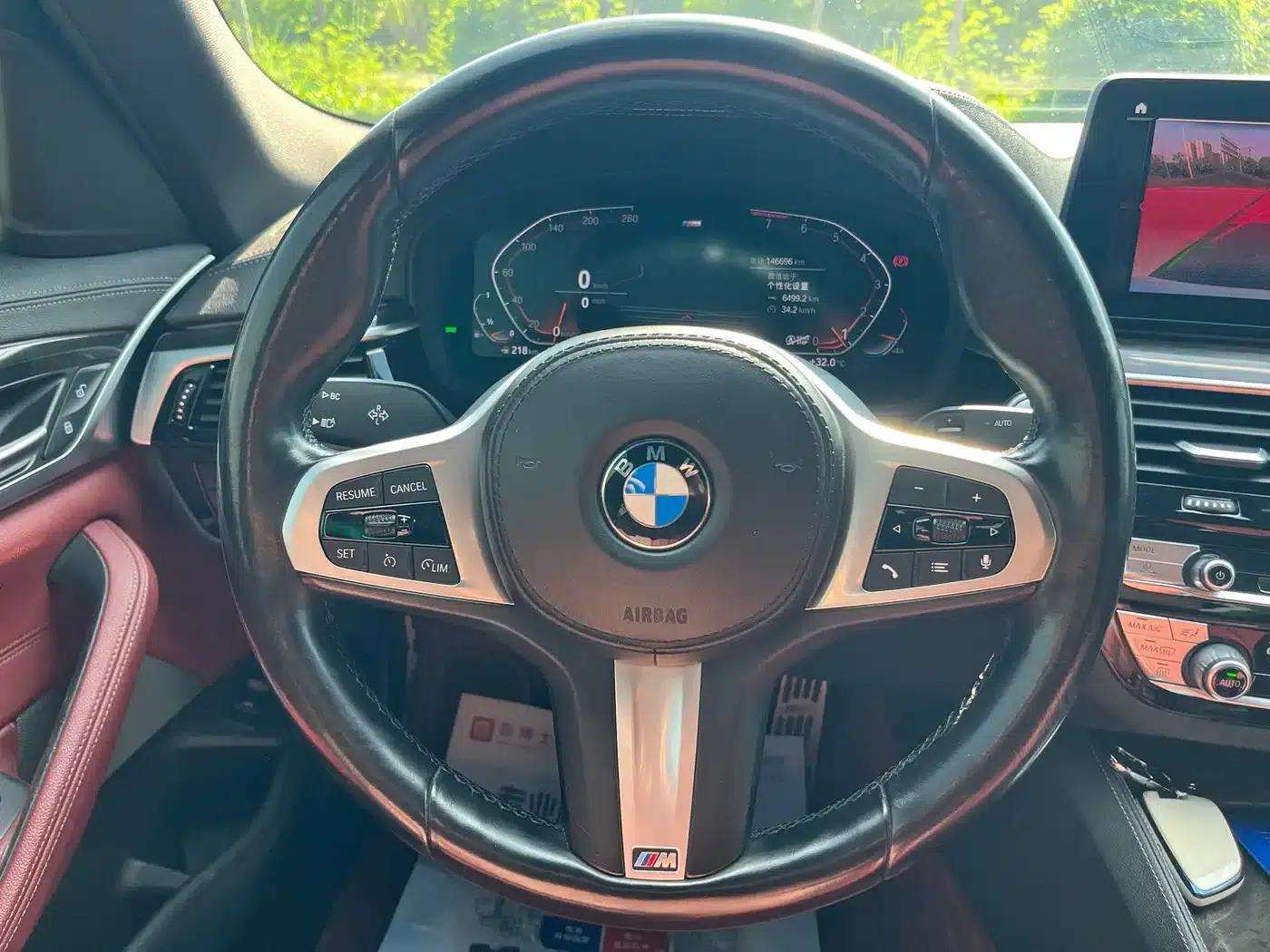 2022 BMW 5 Series 525Li M Sport Package — миниатюра 21