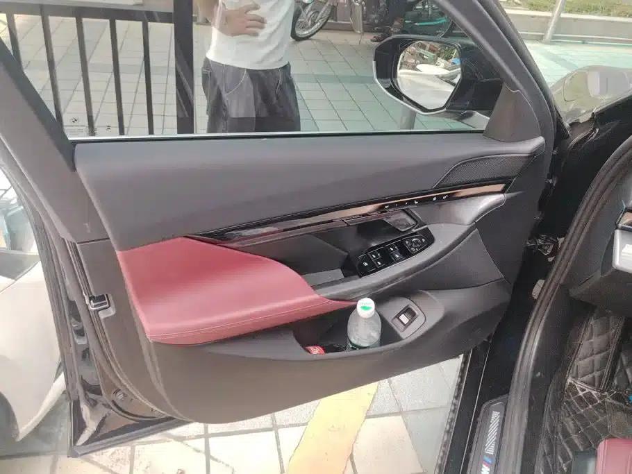 2025 BMW 5 Series 525Li M Sport Package — миниатюра 7