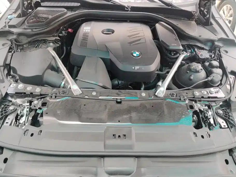 2025 BMW 5 Series 525Li M Sport Package — миниатюра 10