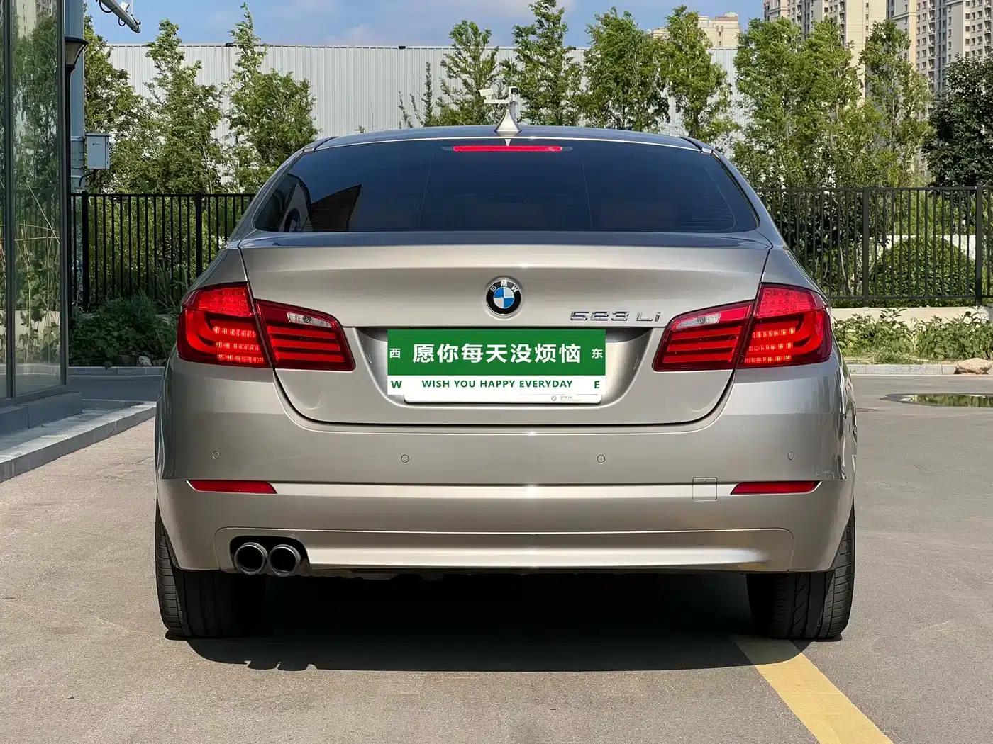 BMW 5 Series 2011 523Li Luxury — миниатюра 2