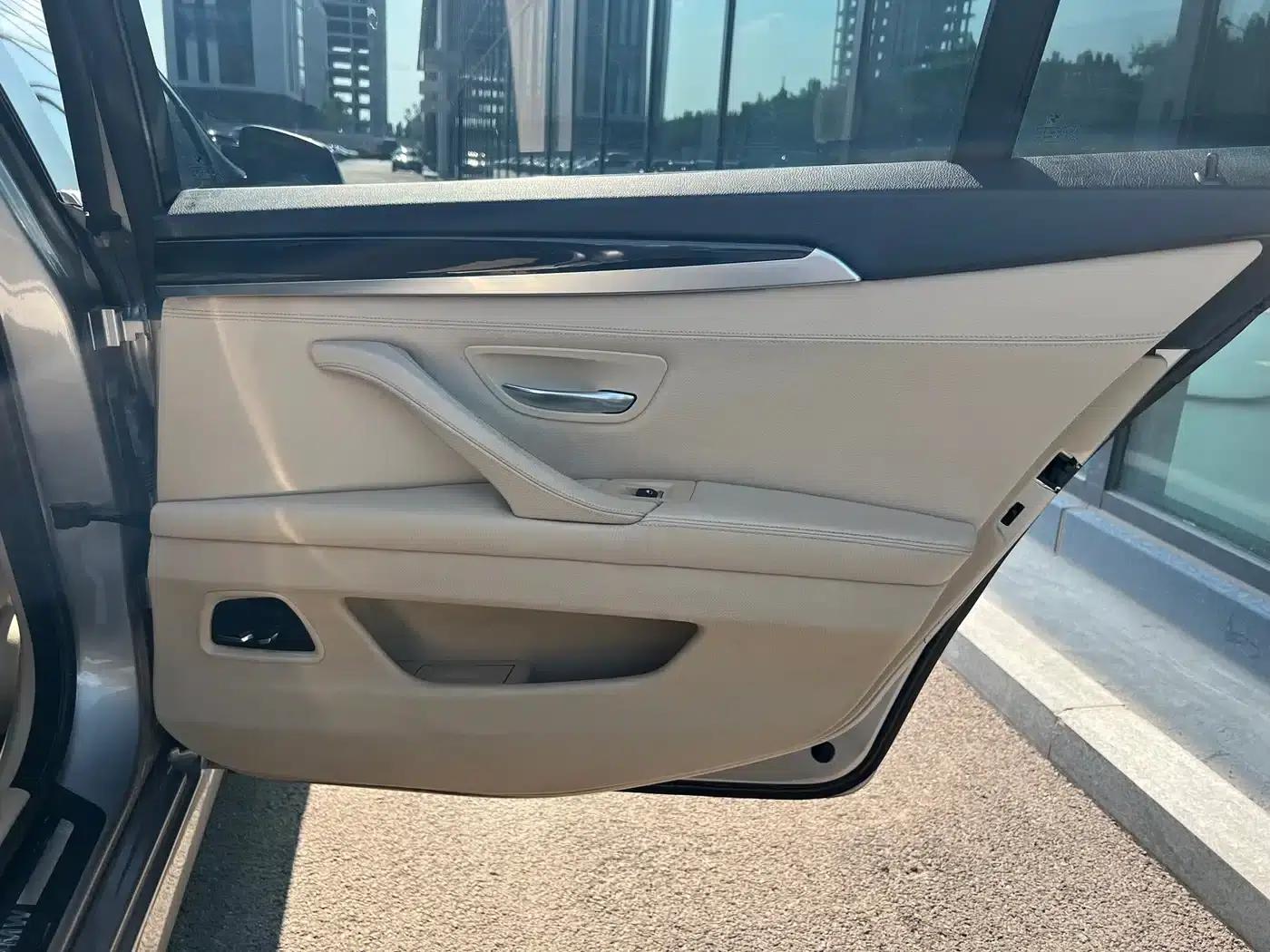 BMW 5 Series 2011 523Li Luxury — миниатюра 17