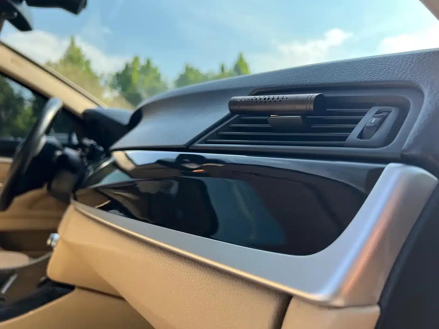 BMW 5 Series 2011 523Li Luxury — миниатюра 19