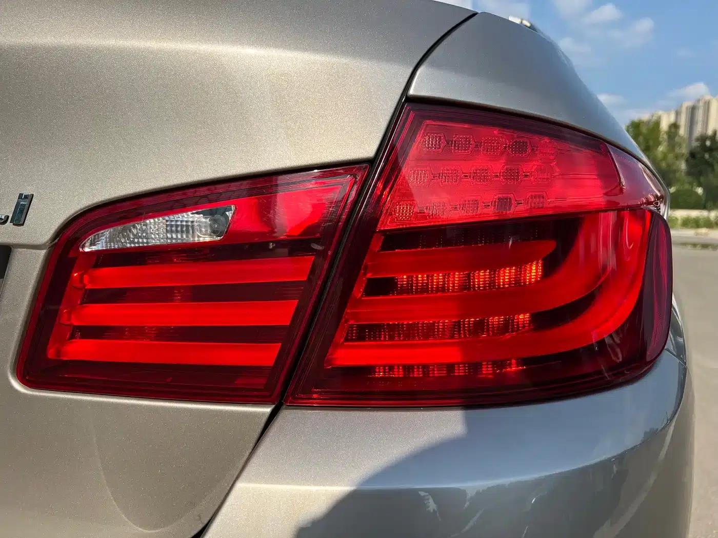 BMW 5 Series 2011 523Li Luxury — миниатюра 24