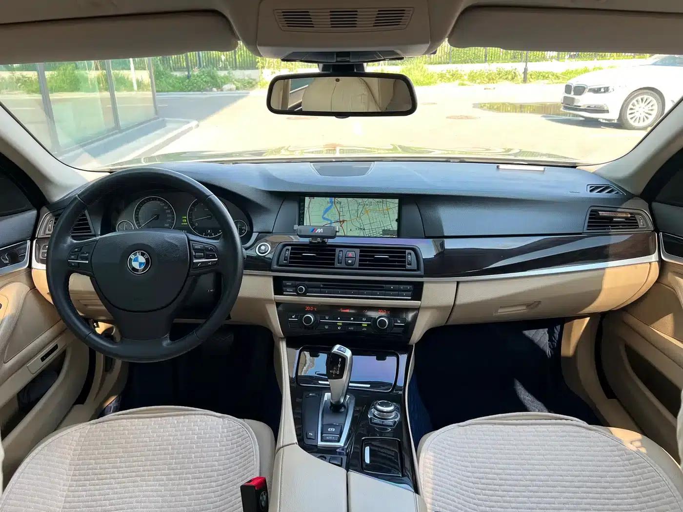 BMW 5 Series 2011 523Li Luxury — миниатюра 25