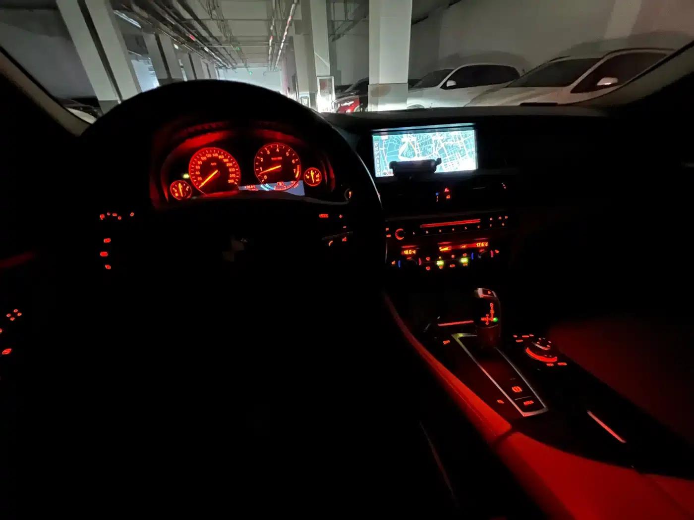 BMW 5 Series 2011 523Li Luxury — миниатюра 29