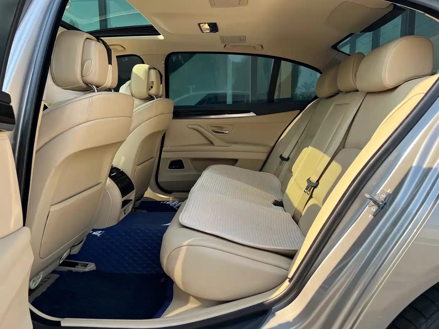 BMW 5 Series 2011 523Li Luxury — миниатюра 10