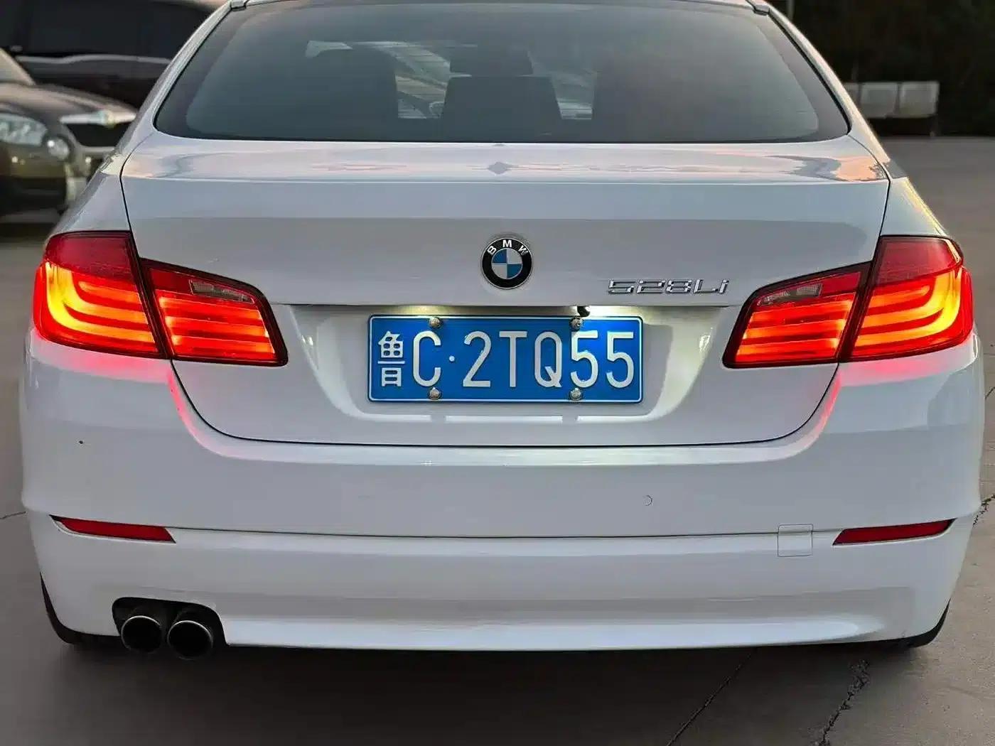 BMW 5 Series 2012 523Li Leading Edition — миниатюра 4