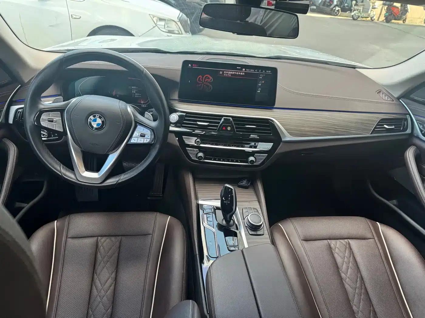 2022 BMW 5 Series 530Li Leading Luxury Package — миниатюра 3
