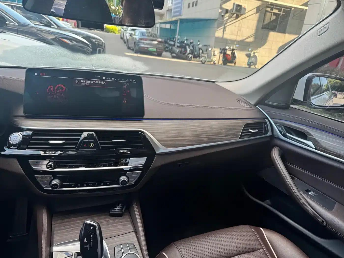 2022 BMW 5 Series 530Li Leading Luxury Package — миниатюра 6
