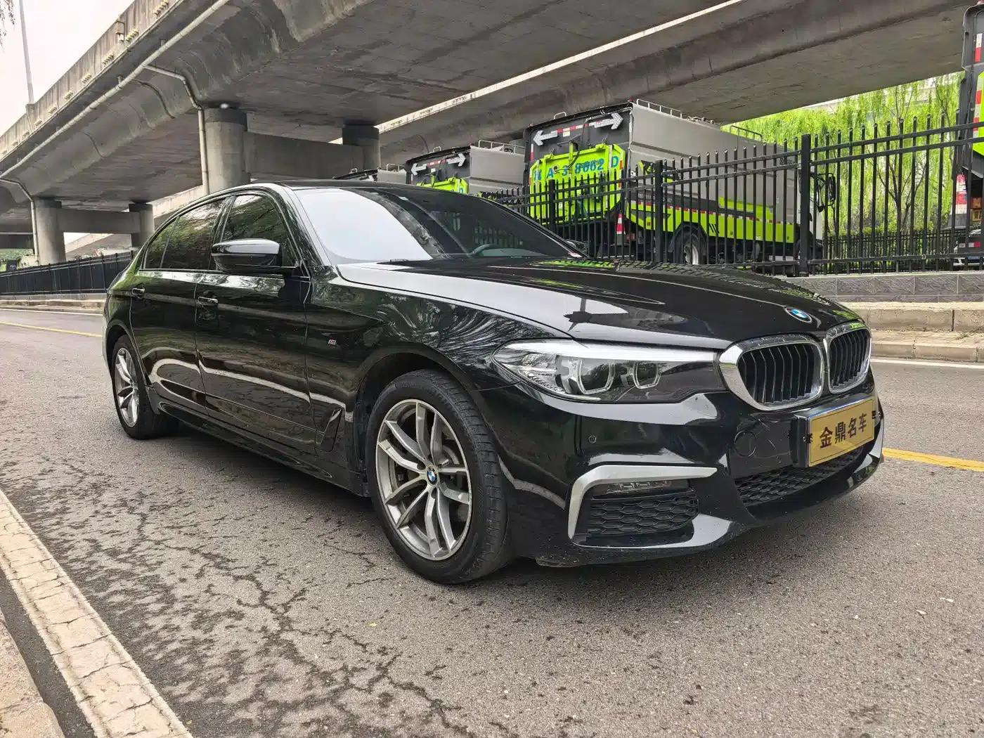 2019 BMW 5 Series 525Li M Sport Package — миниатюра 3