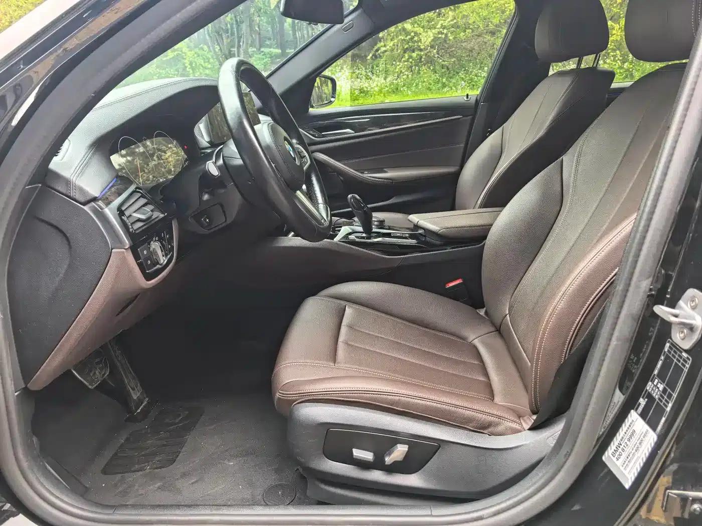 2019 BMW 5 Series 525Li M Sport Package — миниатюра 7
