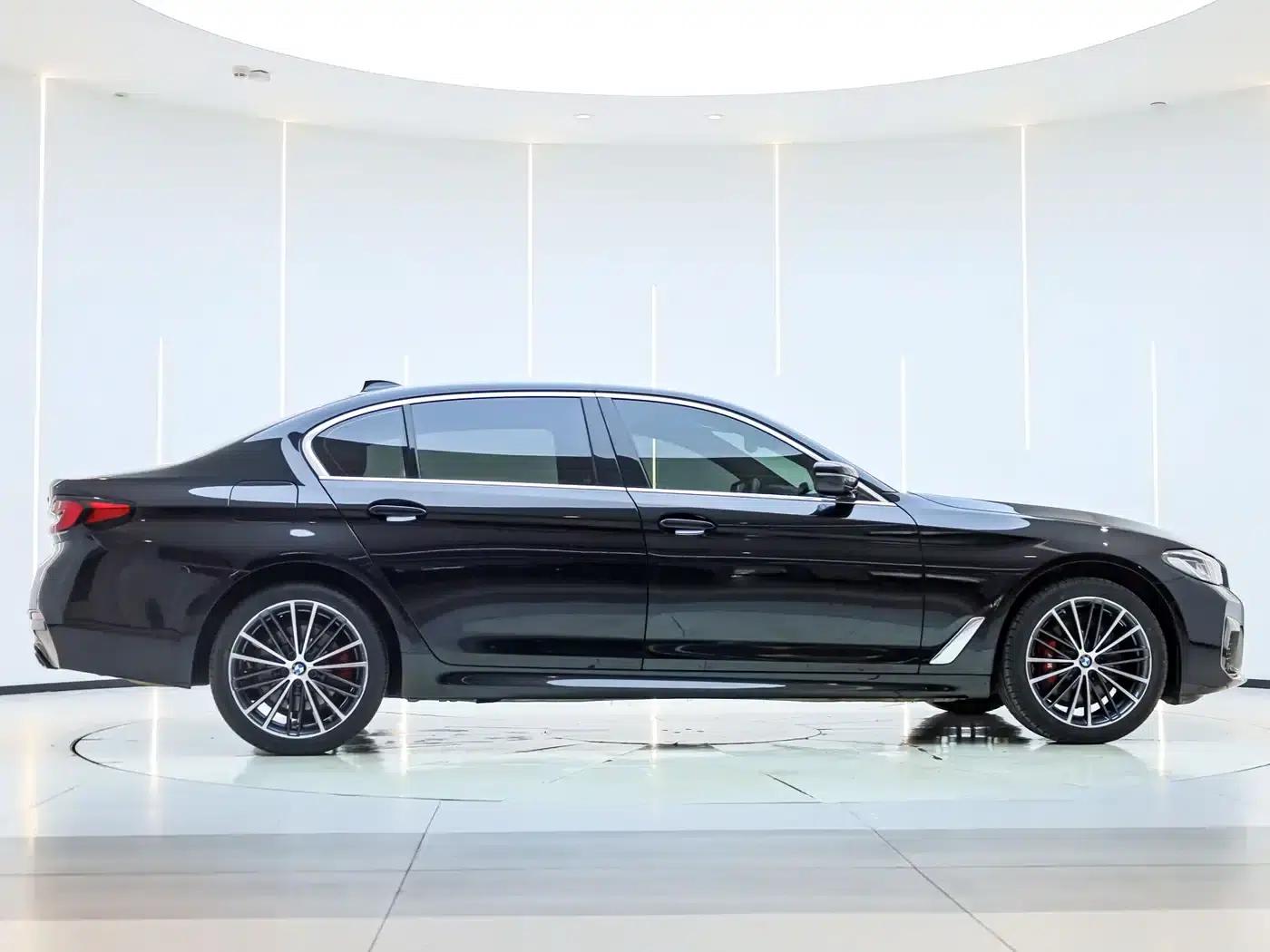 BMW 5 Series 2022 Facelift II 530Li Leading Model M Sport Package — миниатюра 5
