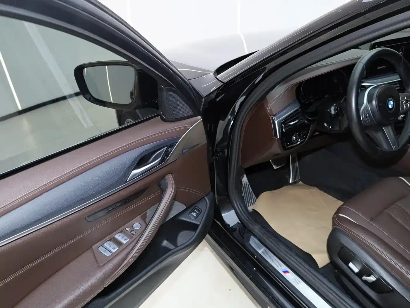 BMW 5 Series 2022 Facelift II 530Li Leading Model M Sport Package — миниатюра 31