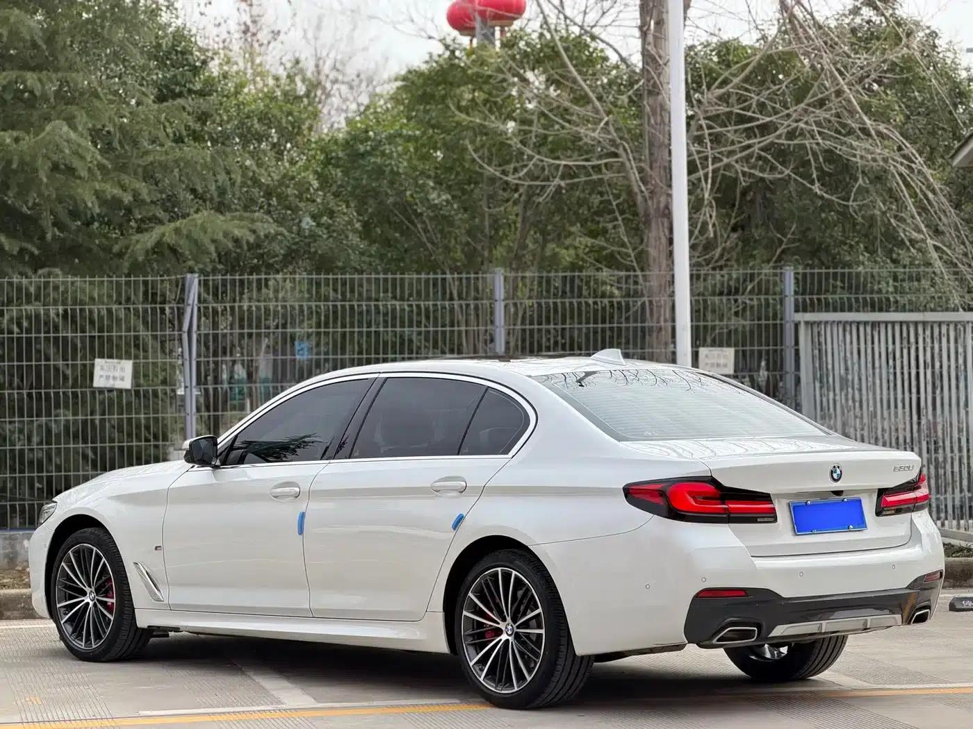 2023 BMW 5 Series 530Li Leading Edition M Sport Package — миниатюра 4