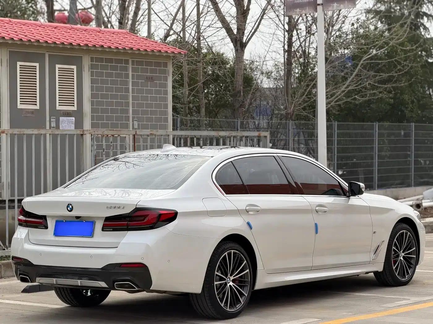 2023 BMW 5 Series 530Li Leading Edition M Sport Package — миниатюра 6
