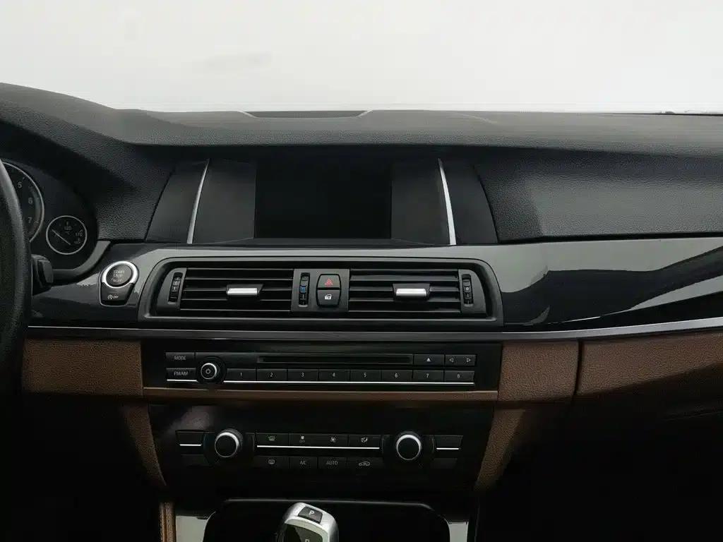 2014 BMW 5 Series 520Li Elegant Edition — миниатюра 12