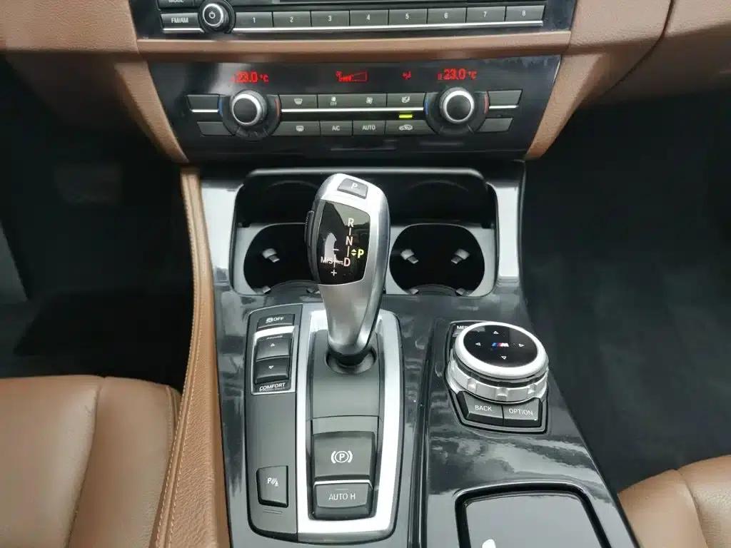 2014 BMW 5 Series 520Li Elegant Edition — миниатюра 13