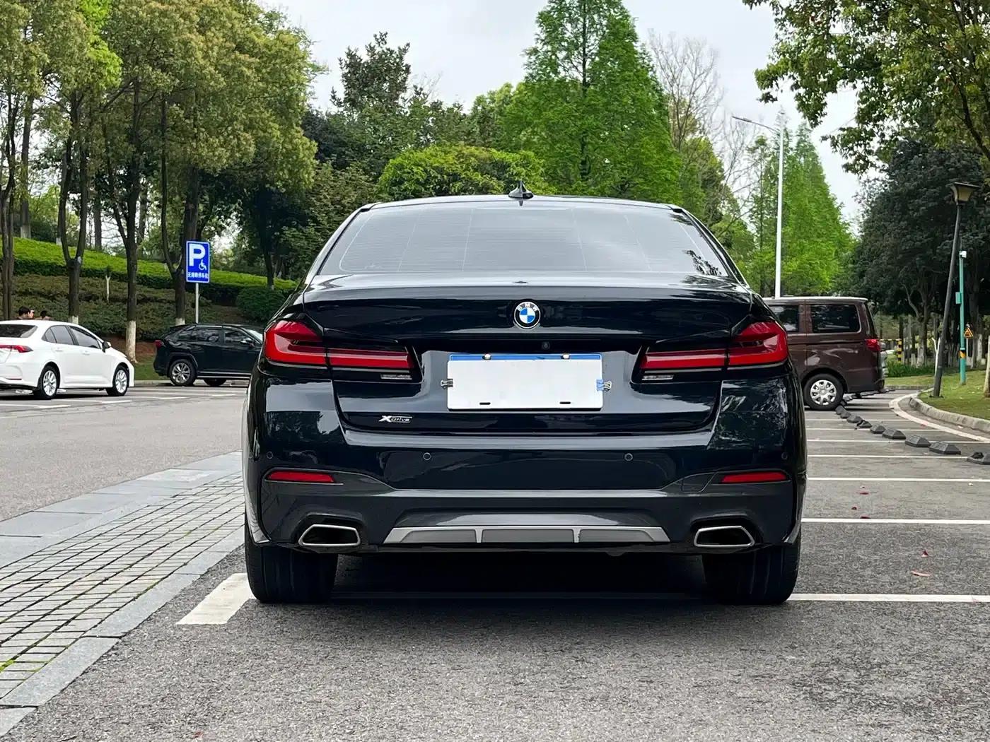 2022 BMW 5 Series 530Li xDrive M Sport Package — миниатюра 5