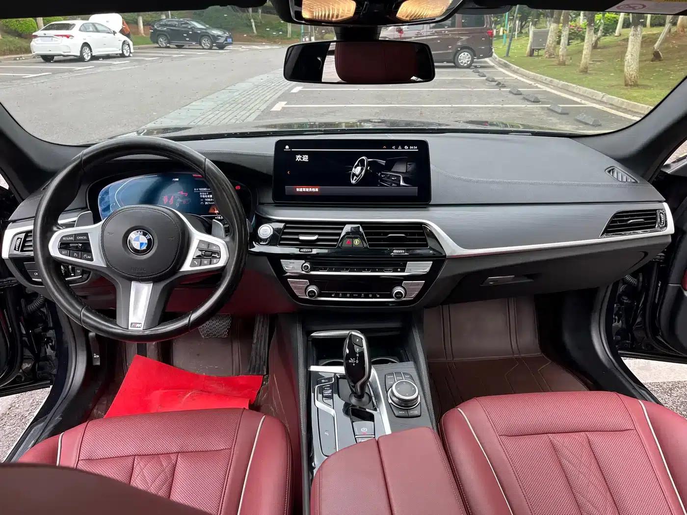 2022 BMW 5 Series 530Li xDrive M Sport Package — миниатюра 10
