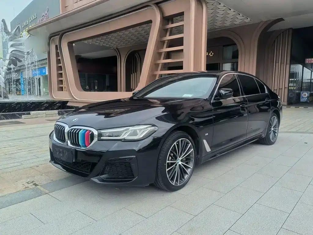 BMW 5 Series 2022 Facelift II 530Li Leading Model M Sport Package — миниатюра 1