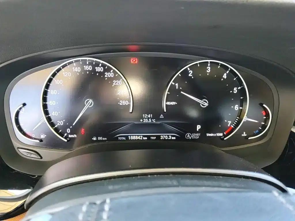 BMW 5 Series 2018 528Li Launch Special Edition — миниатюра 12