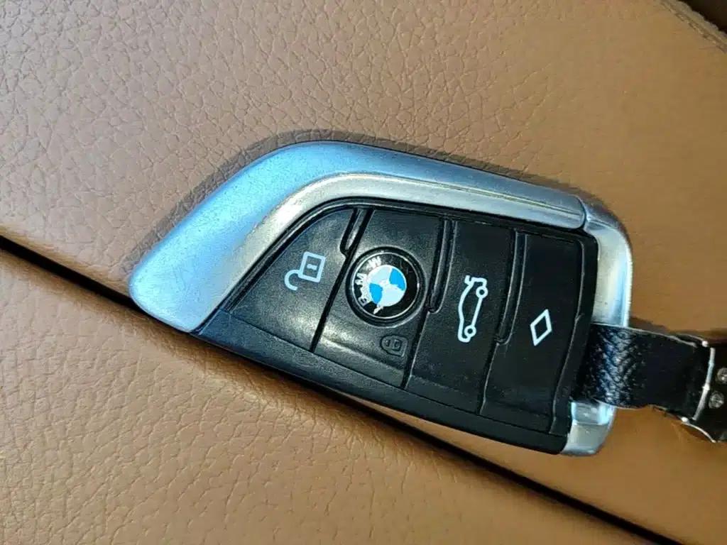 BMW 5 Series 2018 528Li Launch Special Edition — миниатюра 9