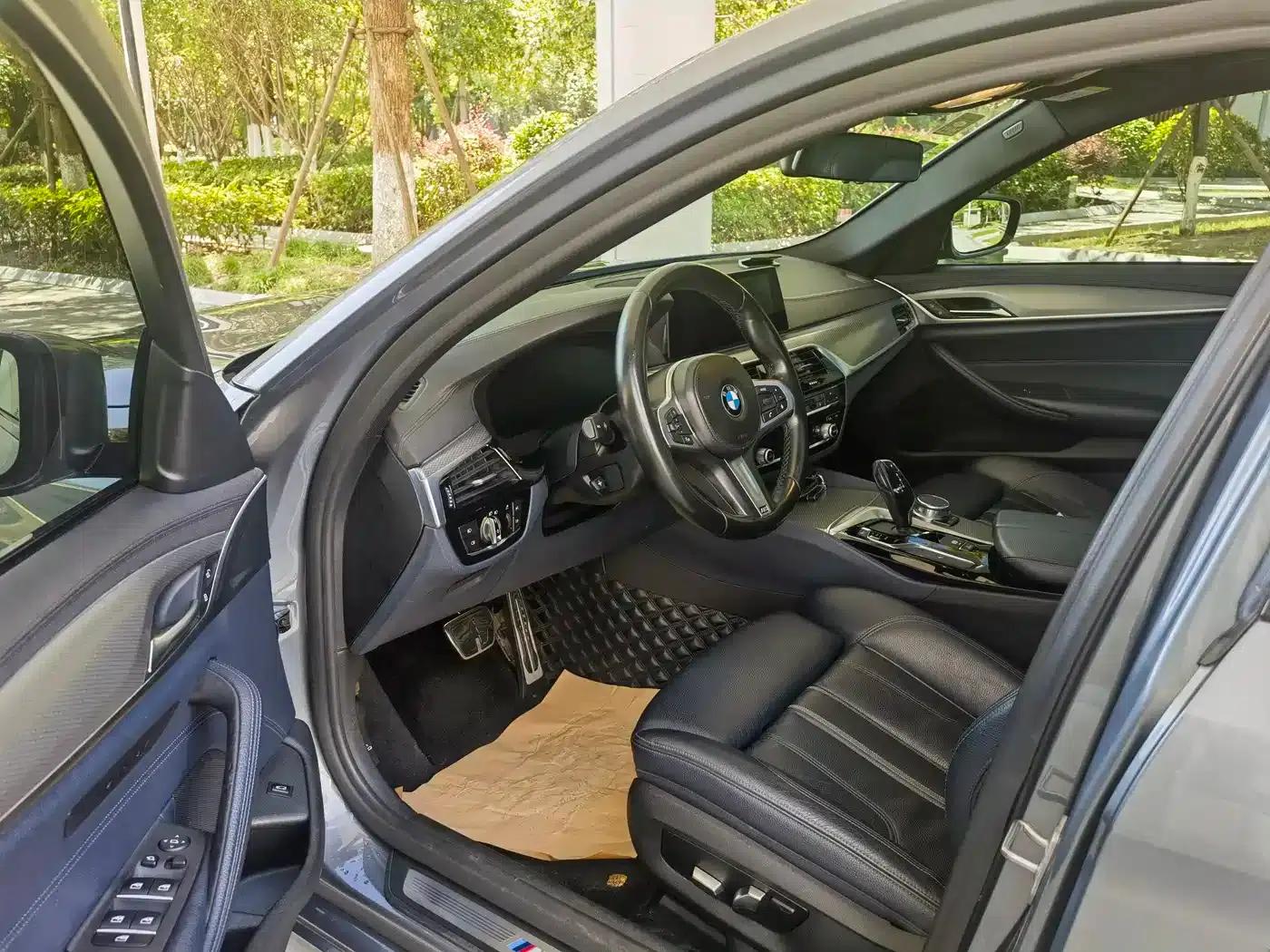 2019 BMW 5 Series Imported Model 525i M Sport Package — миниатюра 8