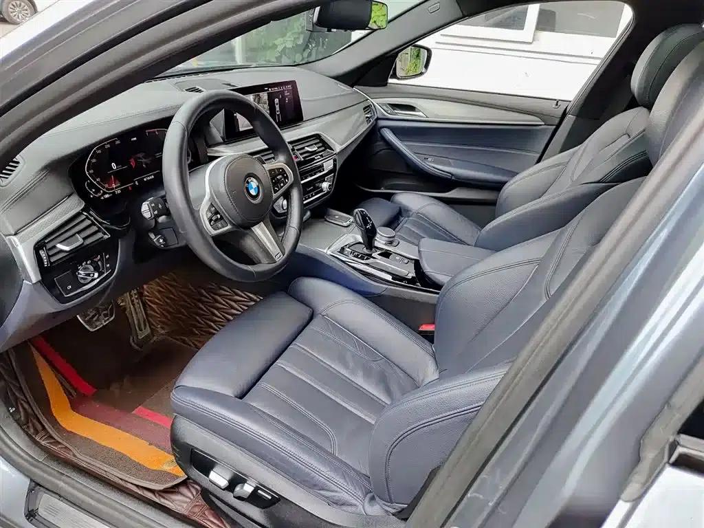 2020 BMW 5 Series Imported Model 525i M Sport Package — миниатюра 7