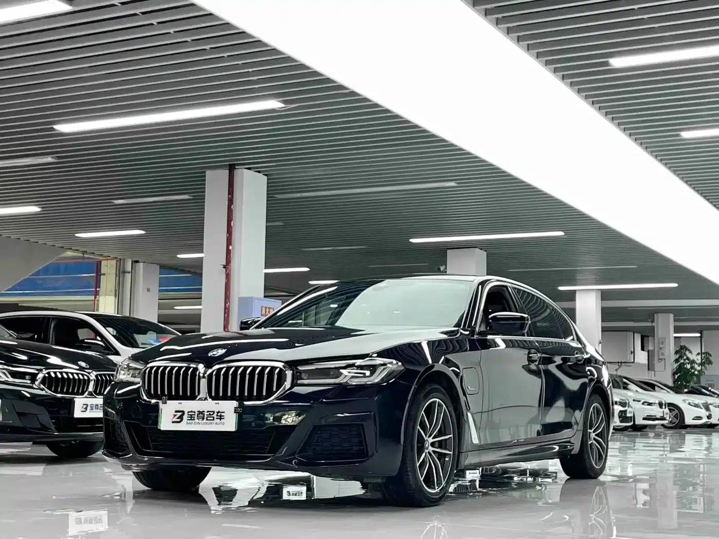 BMW 5 Series PHEV 2022 Facelift 535Le M Sport Package — миниатюра 1