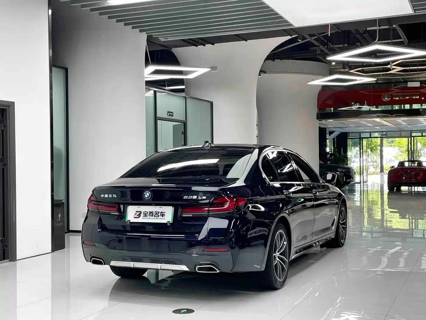BMW 5 Series PHEV 2022 Facelift 535Le M Sport Package — миниатюра 14