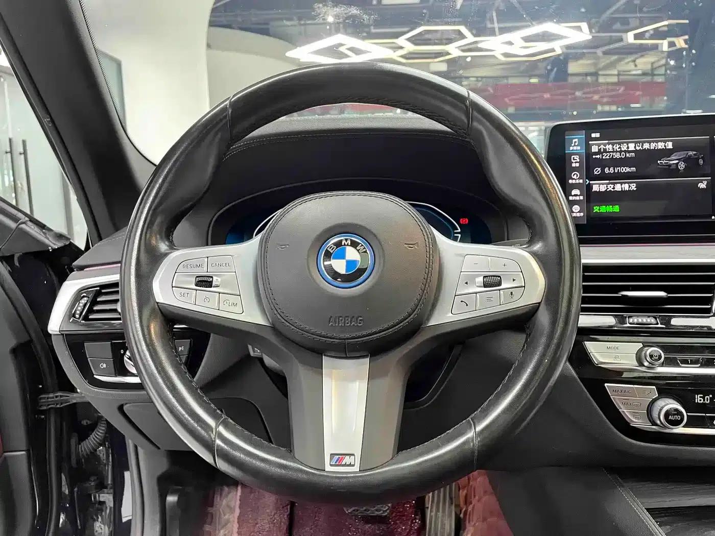 BMW 5 Series PHEV 2022 Facelift 535Le M Sport Package — миниатюра 16