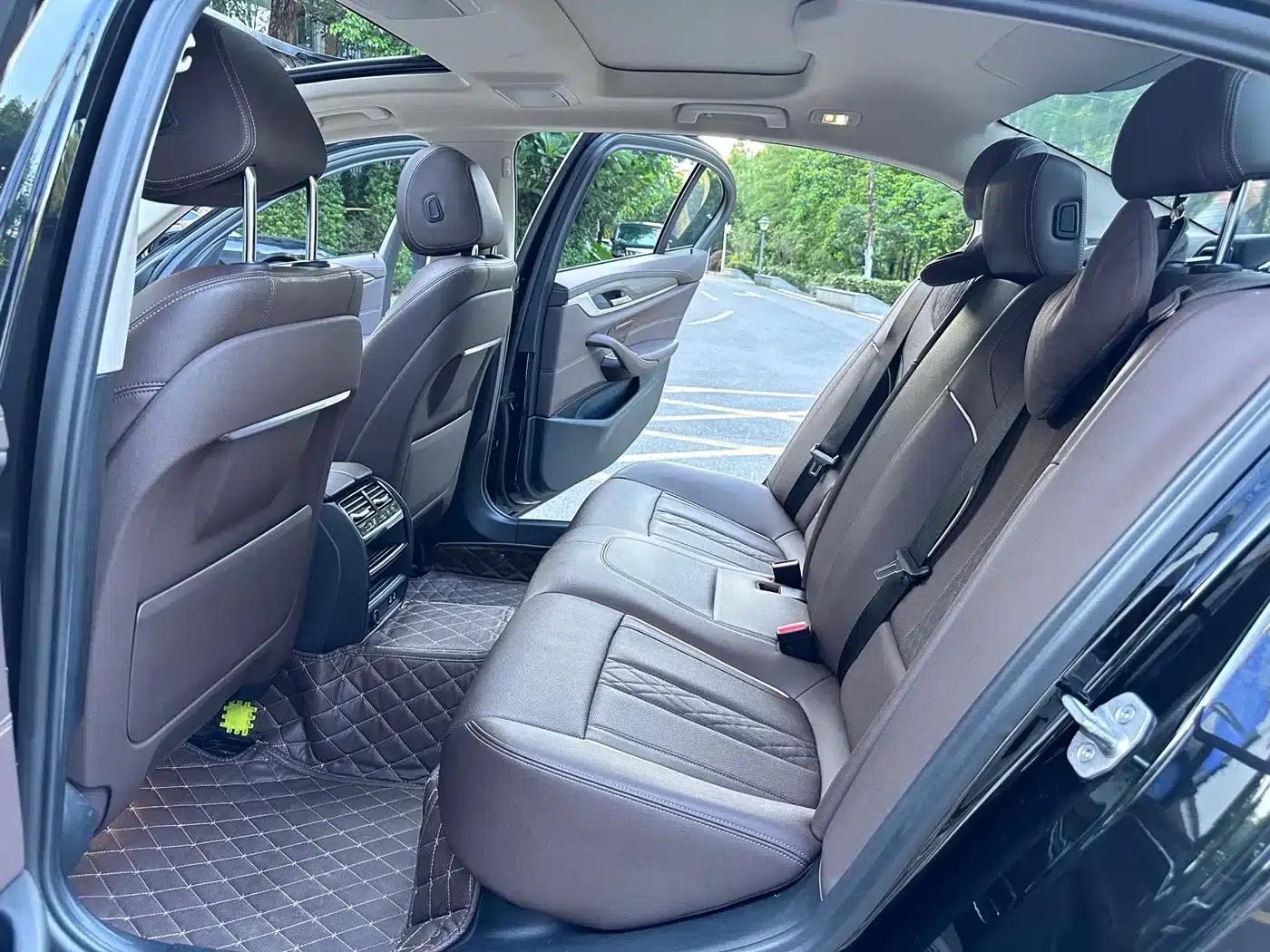 BMW 5 Series PHEV 2021 535Le Luxury Package — миниатюра 14