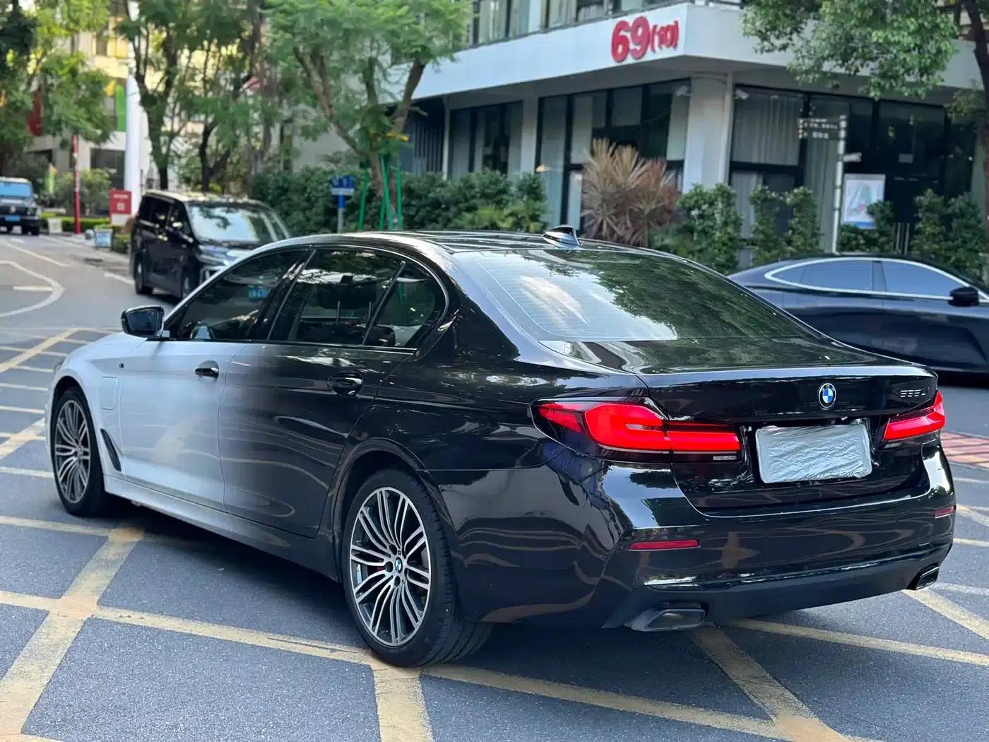 BMW 5 Series PHEV 2021 535Le Luxury Package — миниатюра 4