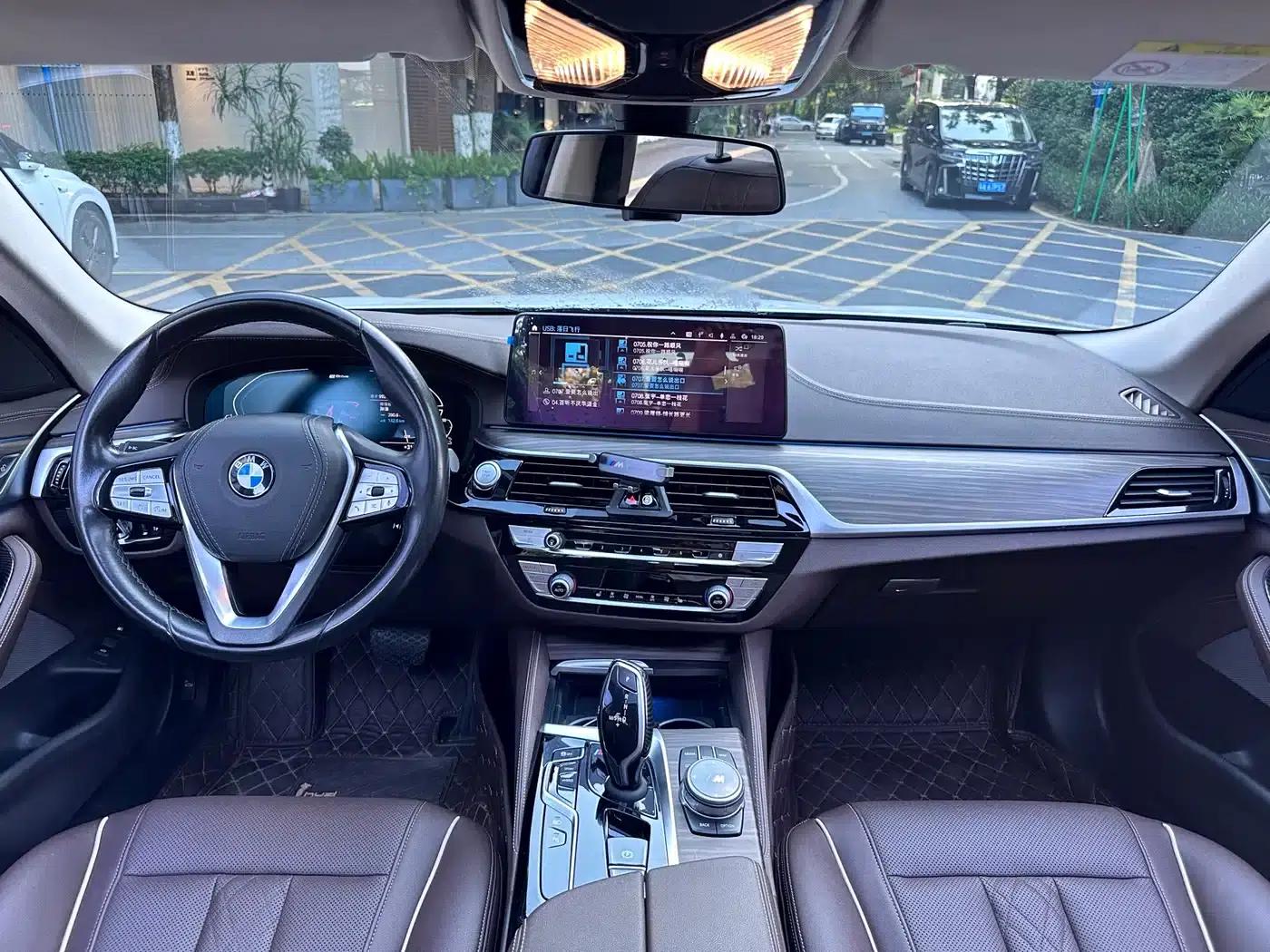 BMW 5 Series PHEV 2021 535Le Luxury Package — миниатюра 7