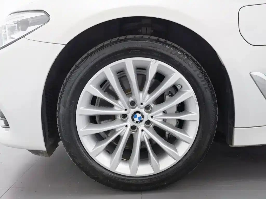 BMW 5 Series PHEV 2020 Mileage Upgrade Edition 530Le Luxury Package — миниатюра 17