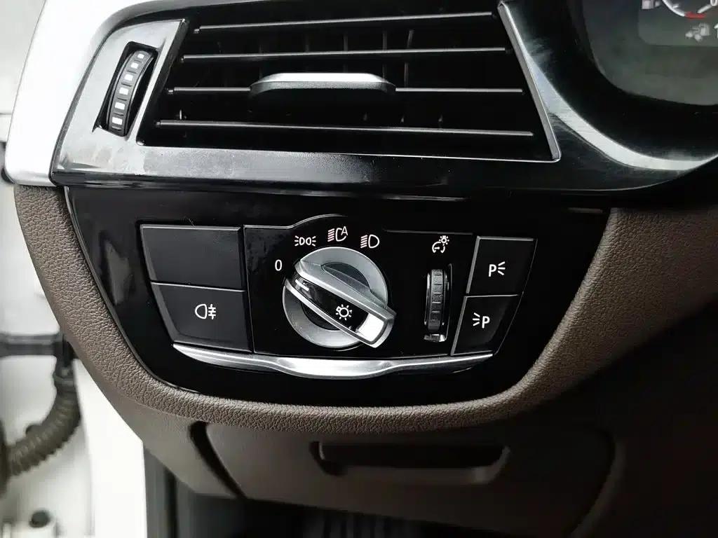 BMW 5 Series PHEV 2020 Mileage Upgrade Edition 530Le Luxury Package — миниатюра 21