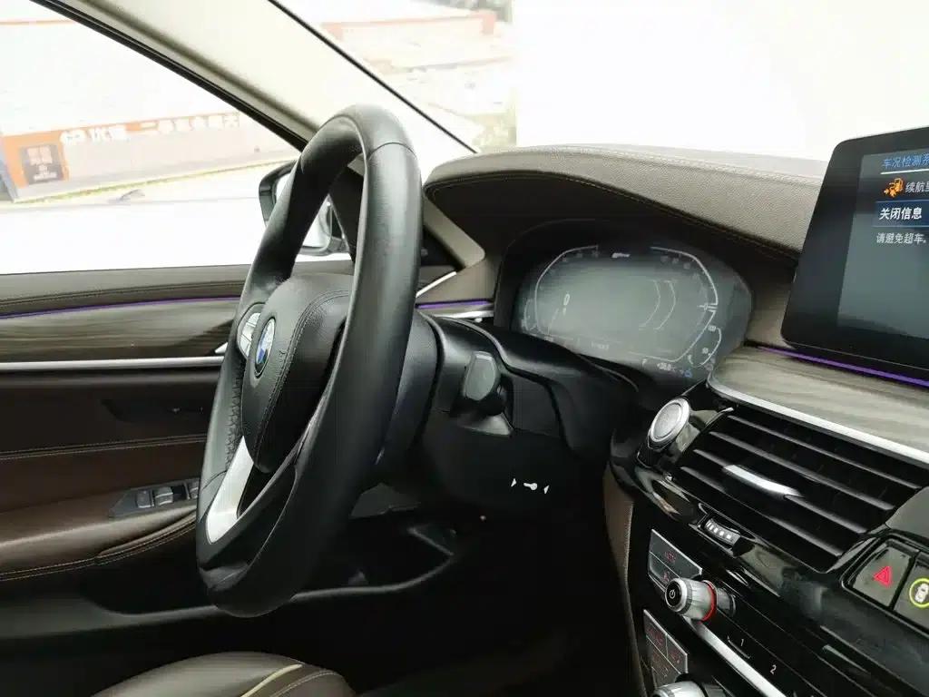 BMW 5 Series PHEV 2020 Mileage Upgrade Edition 530Le Luxury Package — миниатюра 22