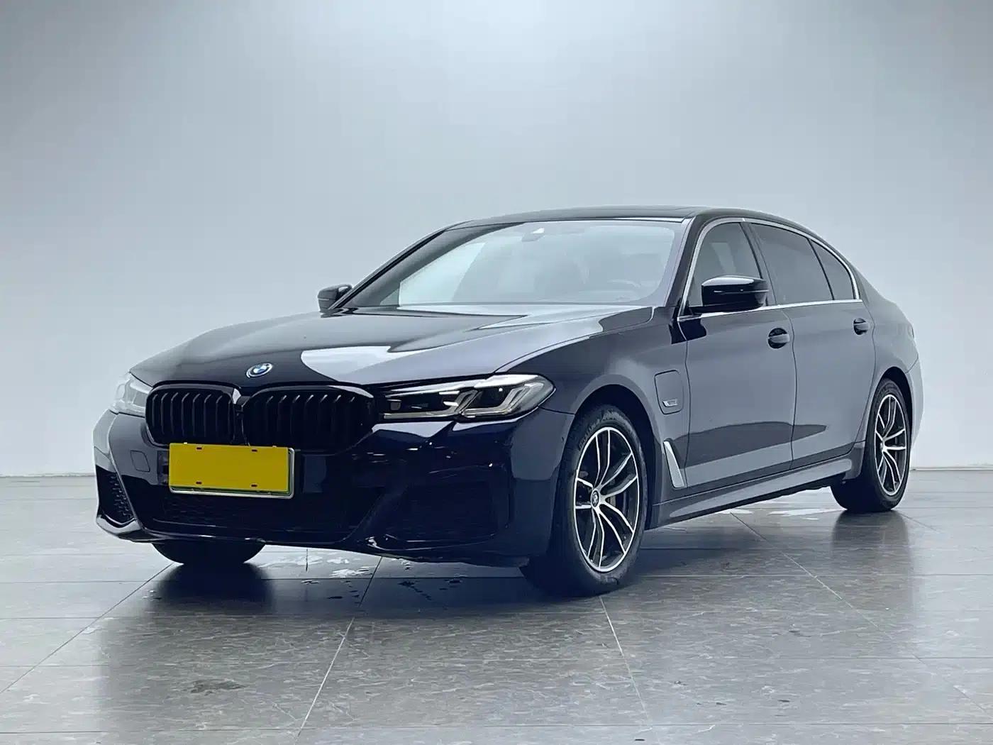 BMW 5 Series PHEV 2022 Facelift 535Le M Sport Package — миниатюра 1