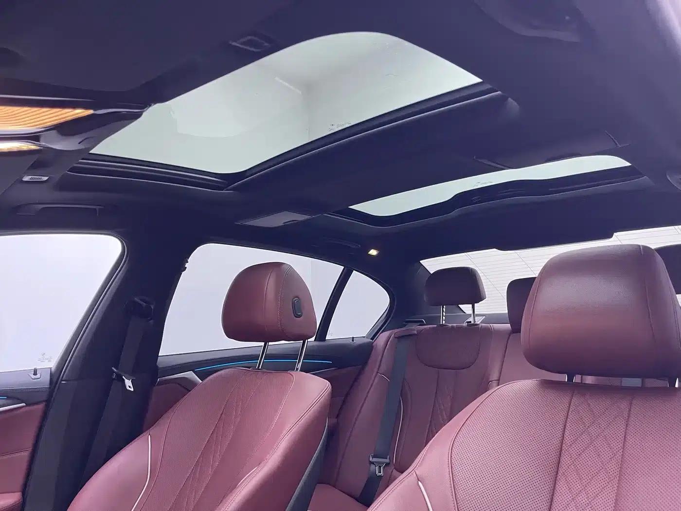 BMW 5 Series PHEV 2022 Facelift 535Le M Sport Package — миниатюра 16