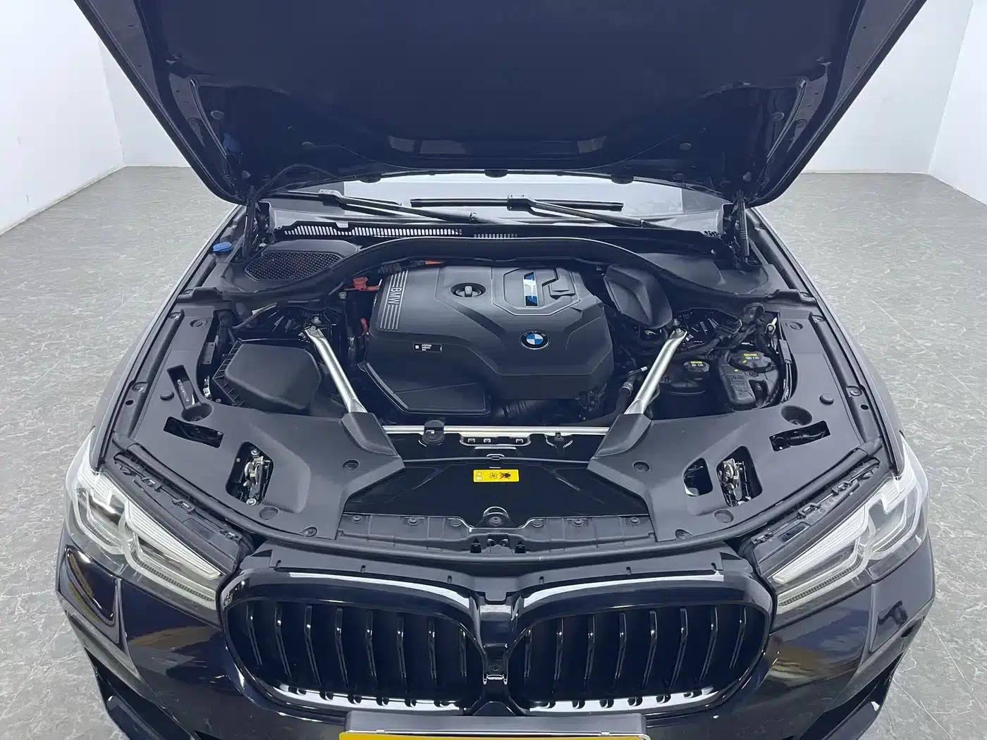 BMW 5 Series PHEV 2022 Facelift 535Le M Sport Package — миниатюра 19
