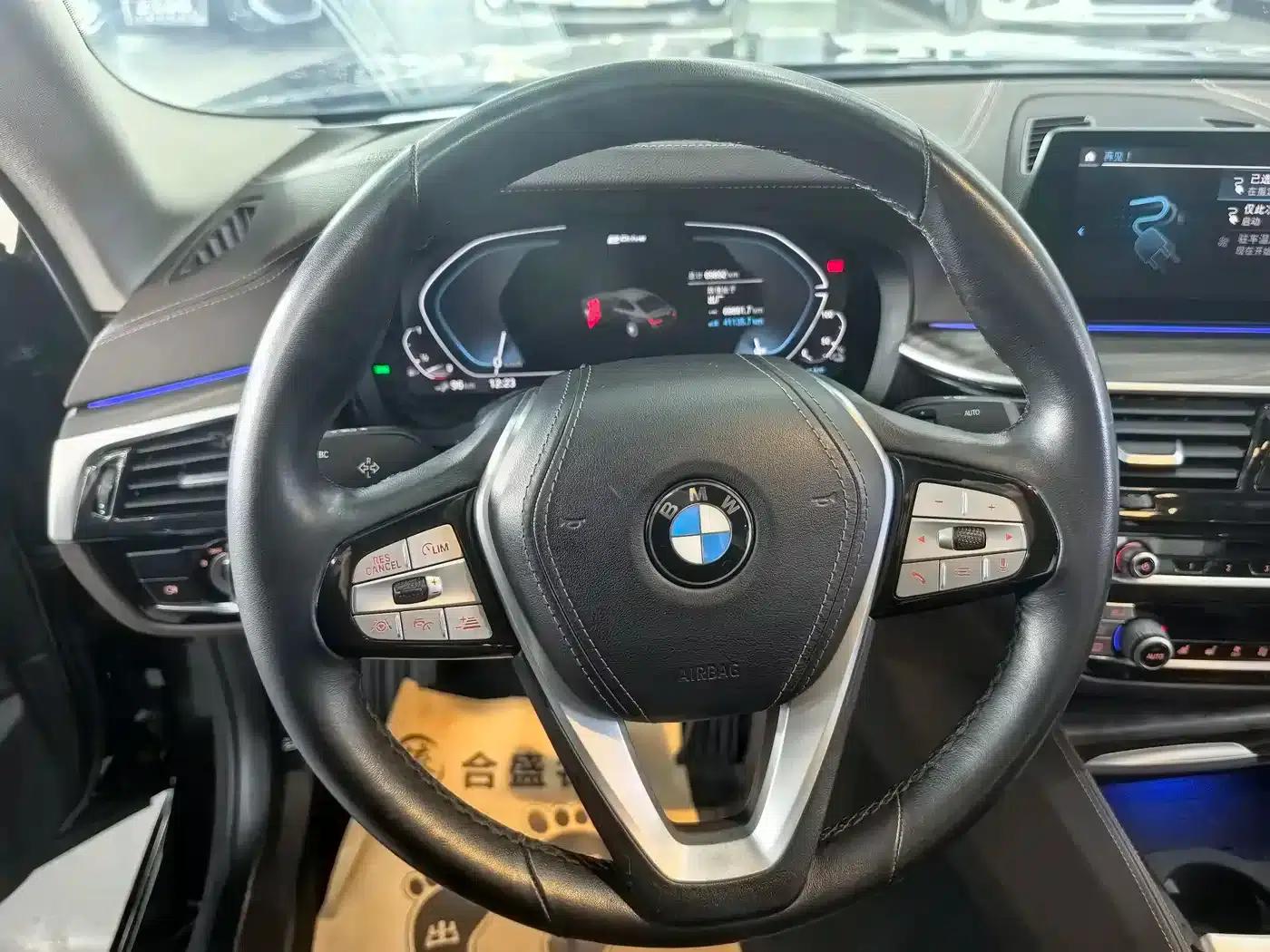 BMW 5 Series PHEV 2020 Mileage Upgrade Edition 530Le Pioneer Edition — миниатюра 11