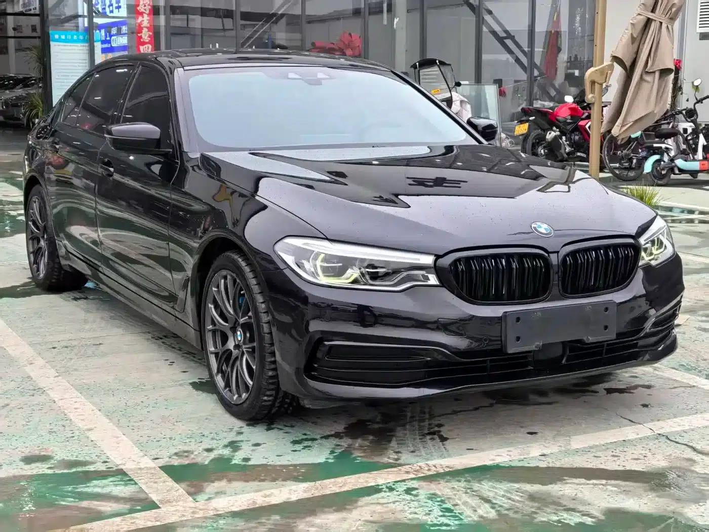 BMW 5 Series PHEV 2020 Mileage Upgrade Edition 530Le Pioneer Edition — миниатюра 3