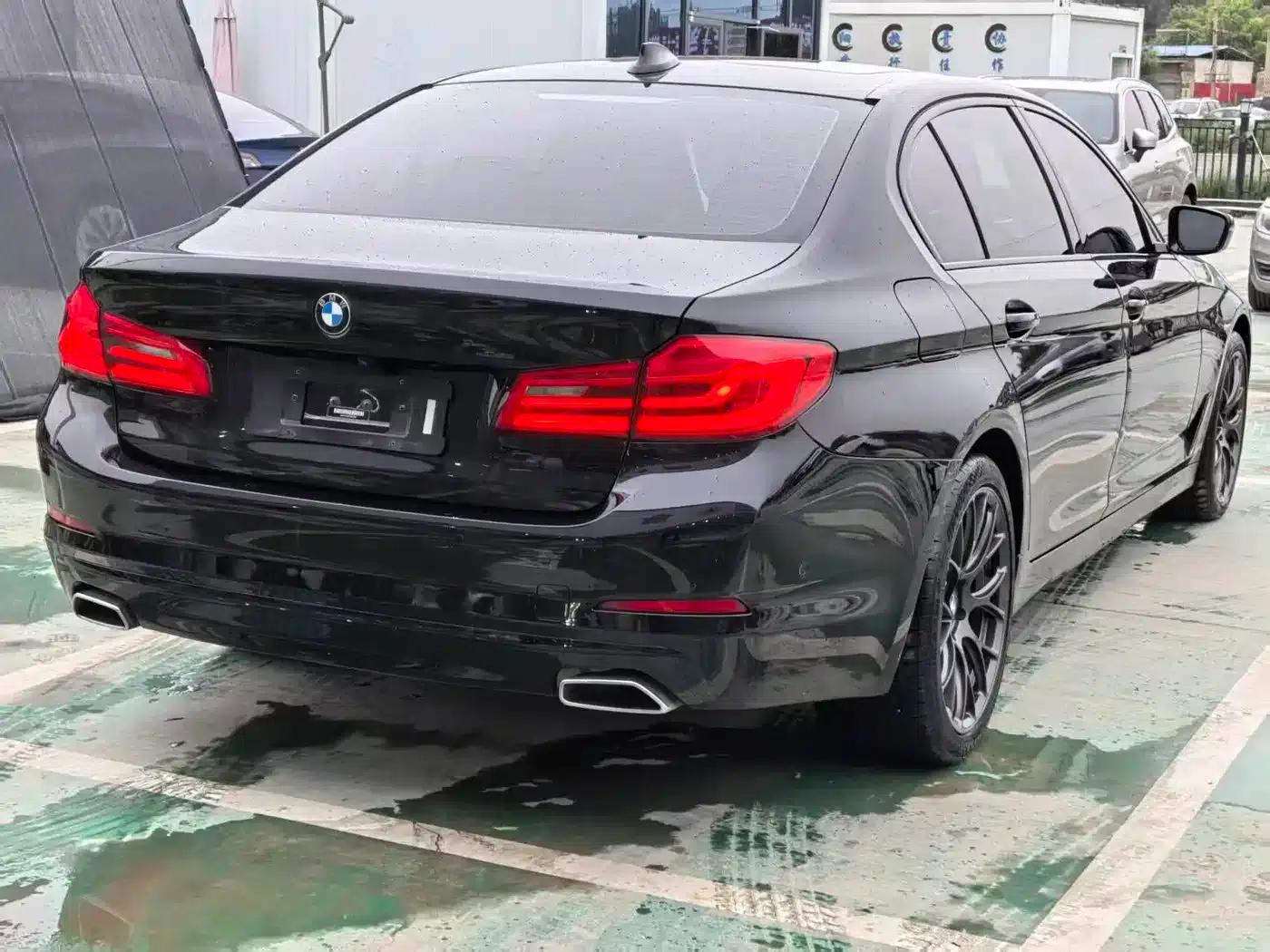 BMW 5 Series PHEV 2020 Mileage Upgrade Edition 530Le Pioneer Edition — миниатюра 23