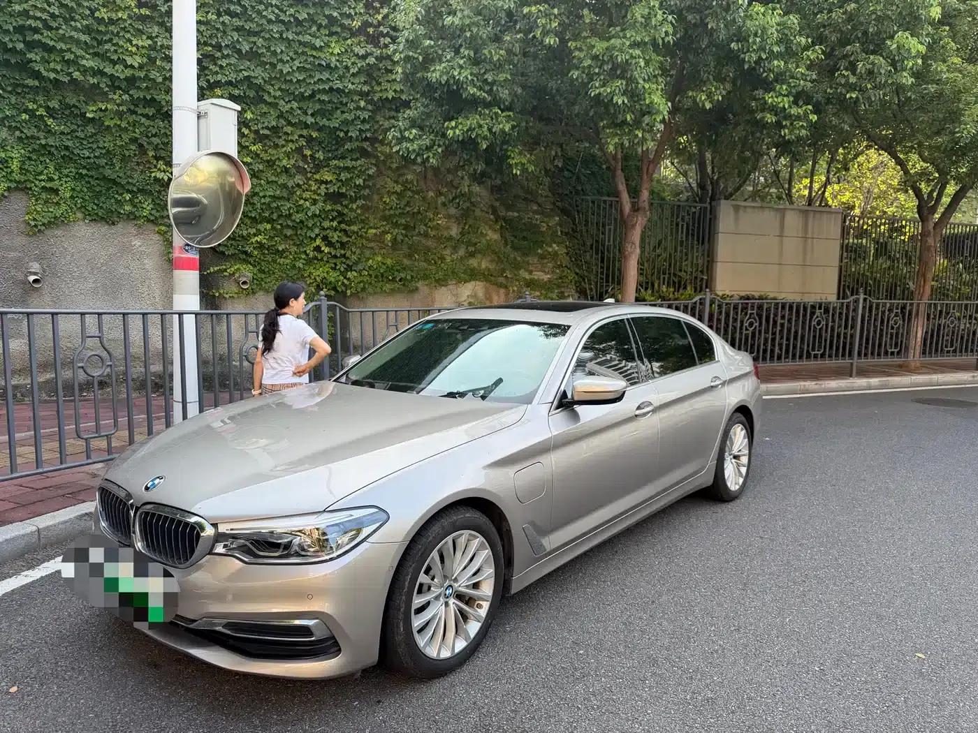 BMW 5 Series PHEV 2020 530Le Pioneer Edition — миниатюра 1