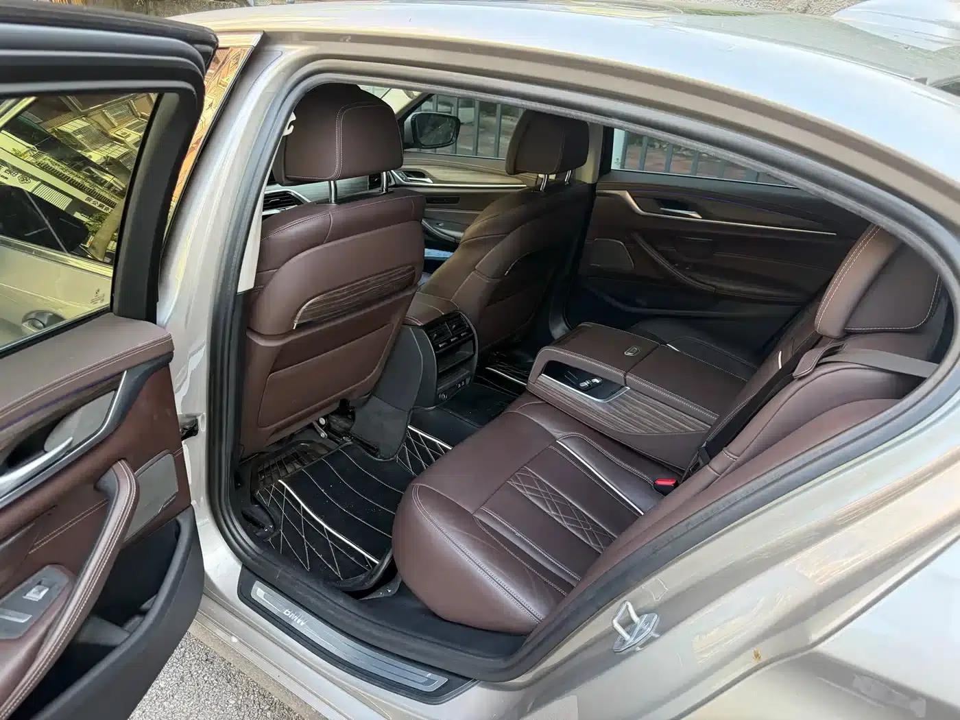 BMW 5 Series PHEV 2020 530Le Pioneer Edition — миниатюра 7